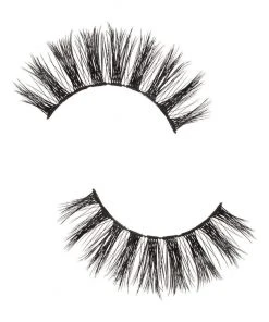 The Crème Shop 3D Faux Mink Lashes In "Lolita" Makeup