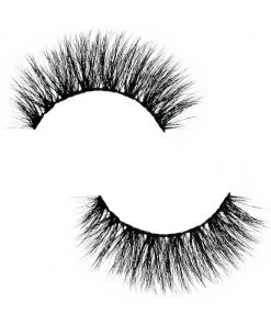 The Crème Shop 3D Faux Mink Lashes In "Fame" Makeup