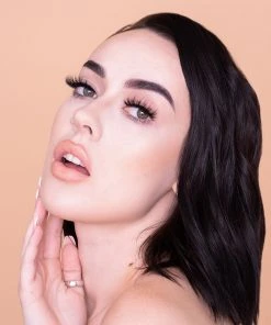 The Crème Shop 3D Faux Mink Lashes In "Lolita" Makeup